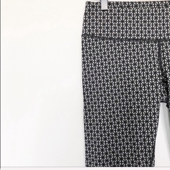 Lululemon wunderunder trigeo silver spoon black 6 - Picture 6 of 10